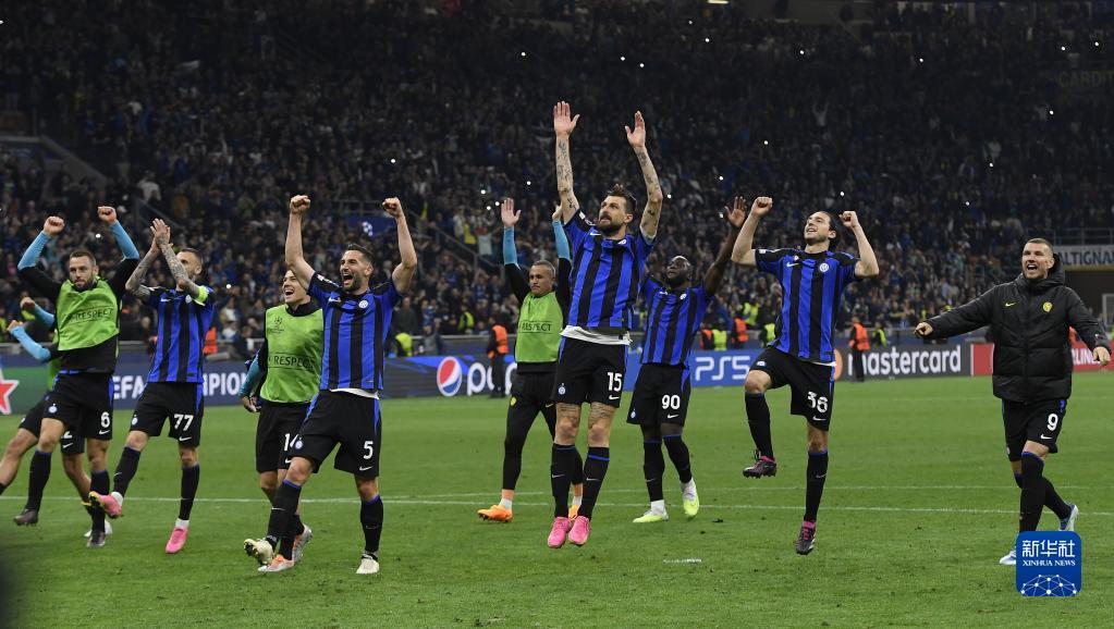 凯恩：今年最难忘是德甲夺冠，球迷高唱我的名字令我心潮澎湃（凯恩：德甲封王是我今年最难忘，球迷齐声呼名让我热血沸腾）