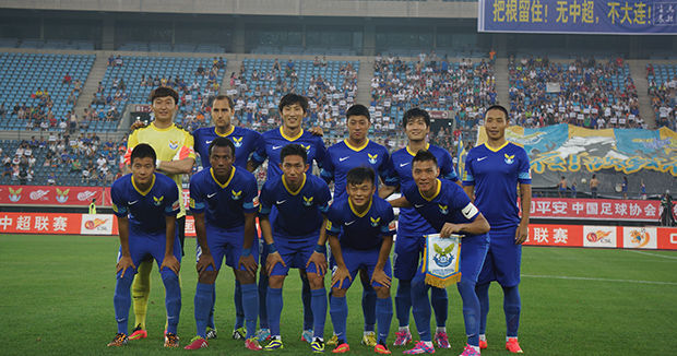 斯洛特谈萨拉赫替补：我们今天需要的肯定不止11名球员（斯洛特回应萨拉赫打替补：这场比赛靠的不止11个人）