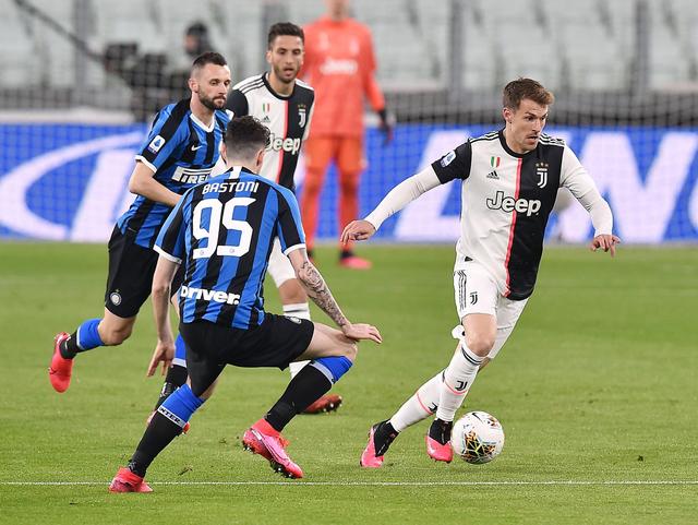 记者：卡瓦哈尔近日造访卡塔尔并非偶然，他明夏可能去那踢球（报道称卡瓦哈尔近日现身卡塔尔非巧合，明夏或转战当地联赛）