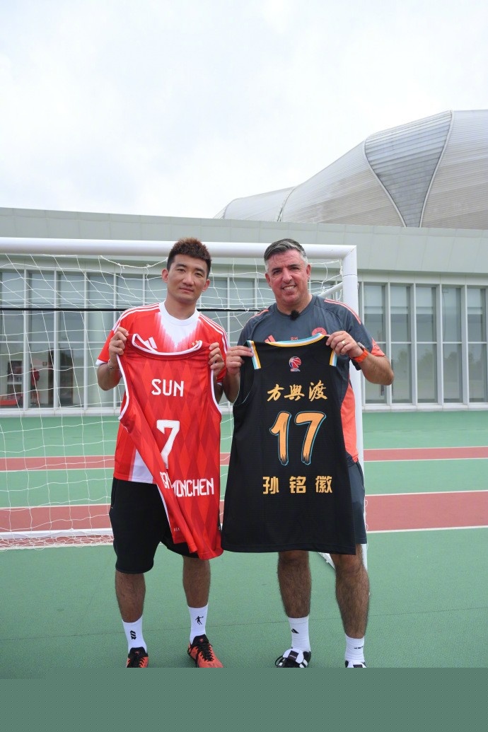 里程碑，穆里尼奥迎来执教生涯第150场欧冠比赛（穆里尼奥迎来欧冠执教第150战，职业生涯再添里程碑）